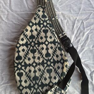 Kavu Black and Cream Patterned Sling Bag